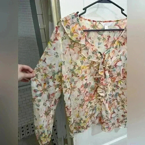 Lauren Conrad LC floral ruffled sheer blouse size small - Picture 12 of 12